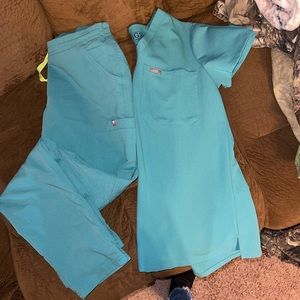 Women’s Figs Scrubs